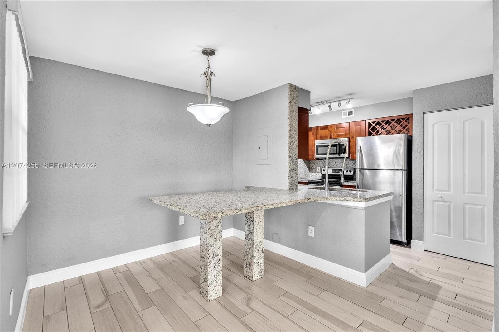 2803 N Oakland Forest Dr 206 photo 1