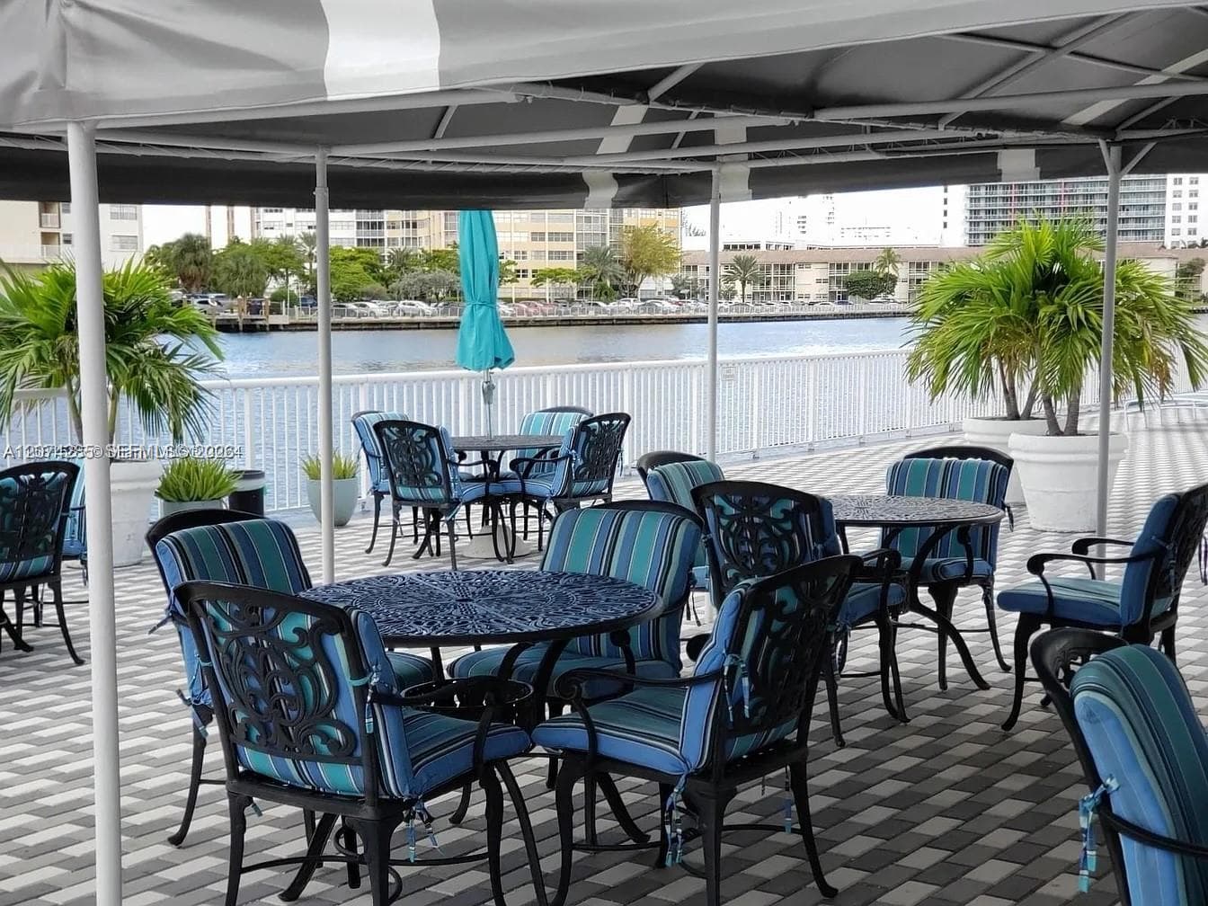 1913 S Ocean Dr 422 photo 12