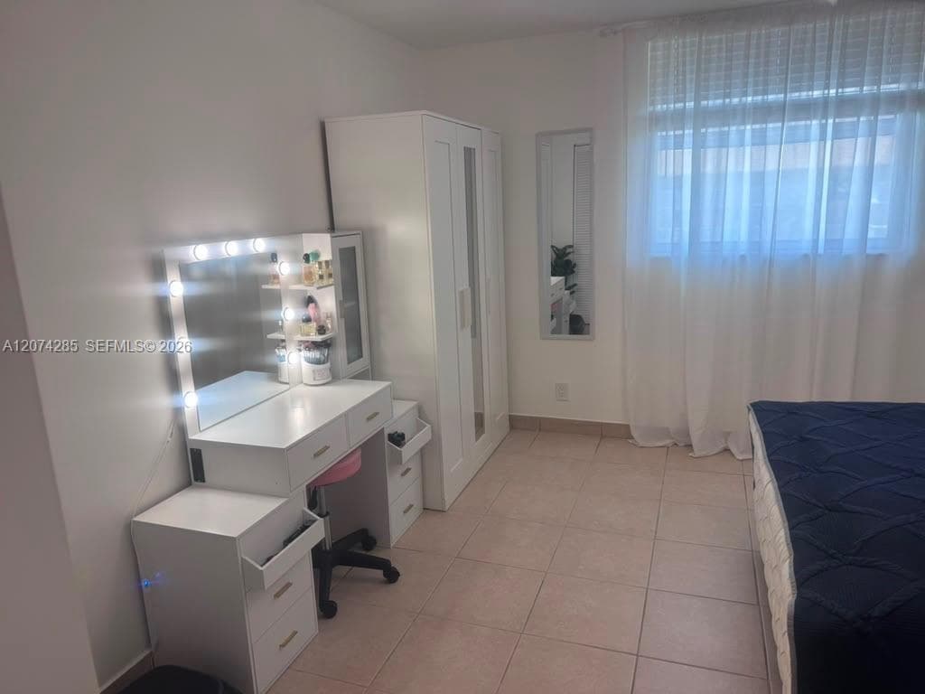 1913 S Ocean Dr 422 photo 7