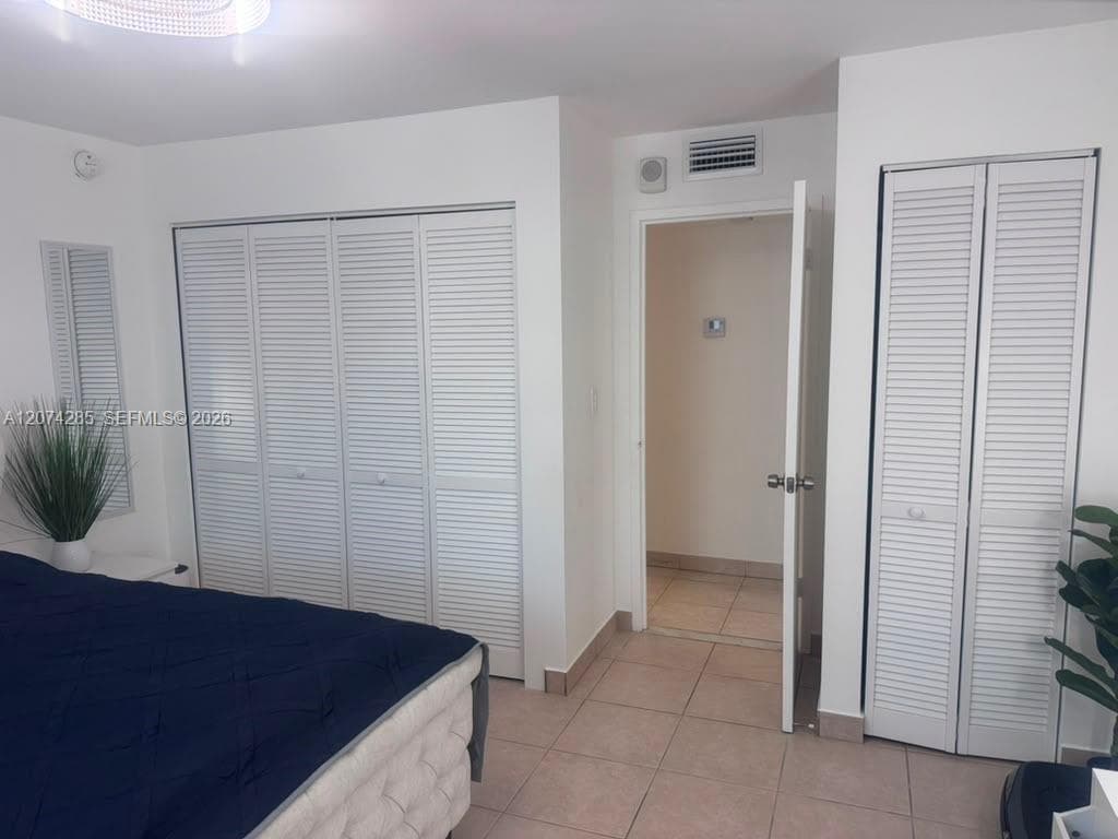 1913 S Ocean Dr 422 photo 8