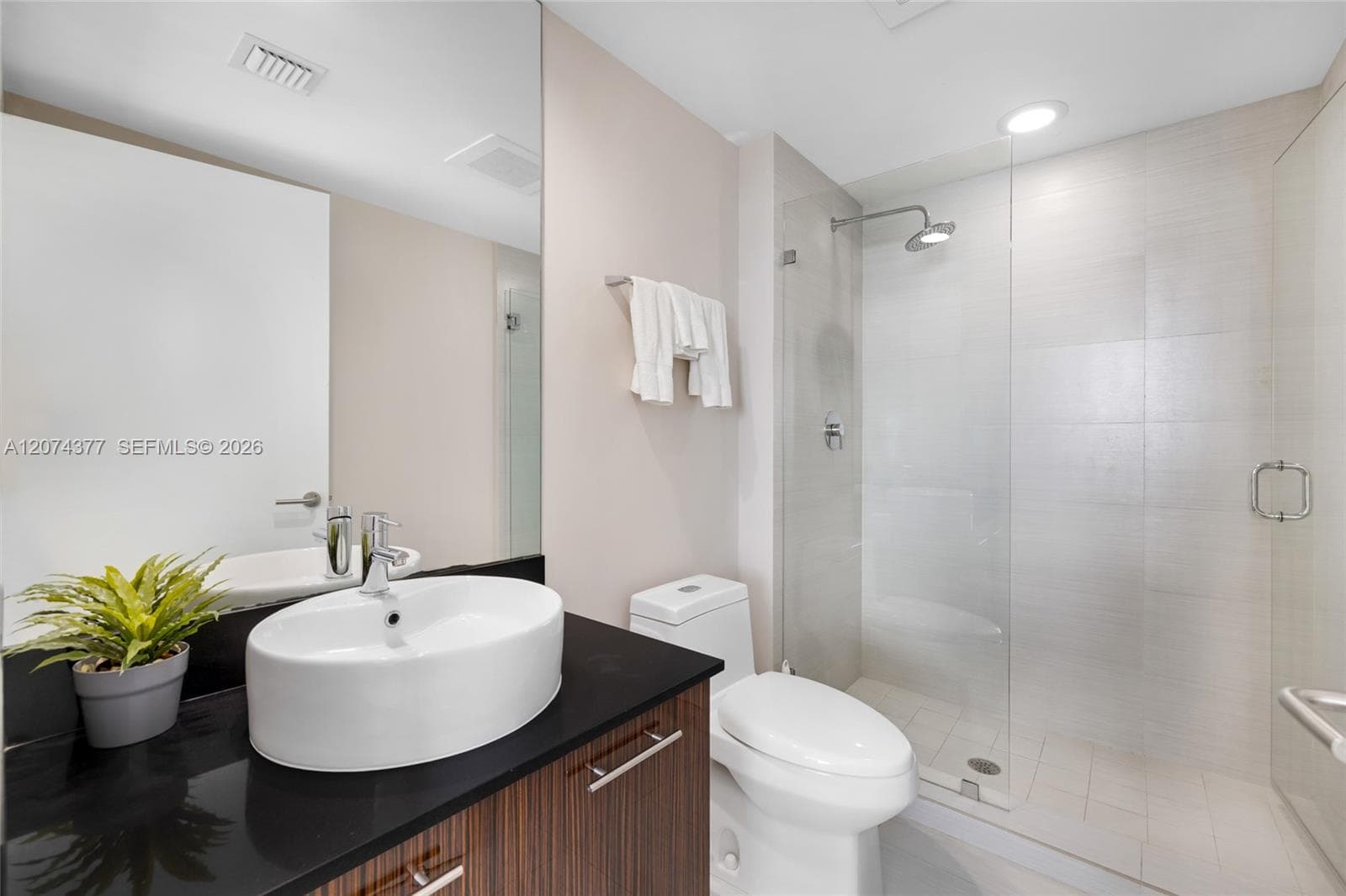 902 photo 18