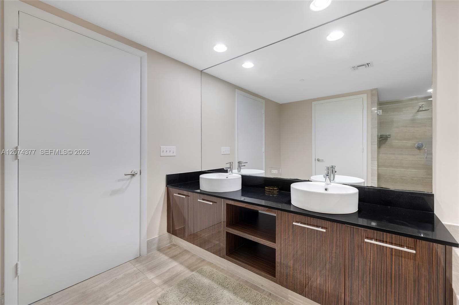 902 photo 25