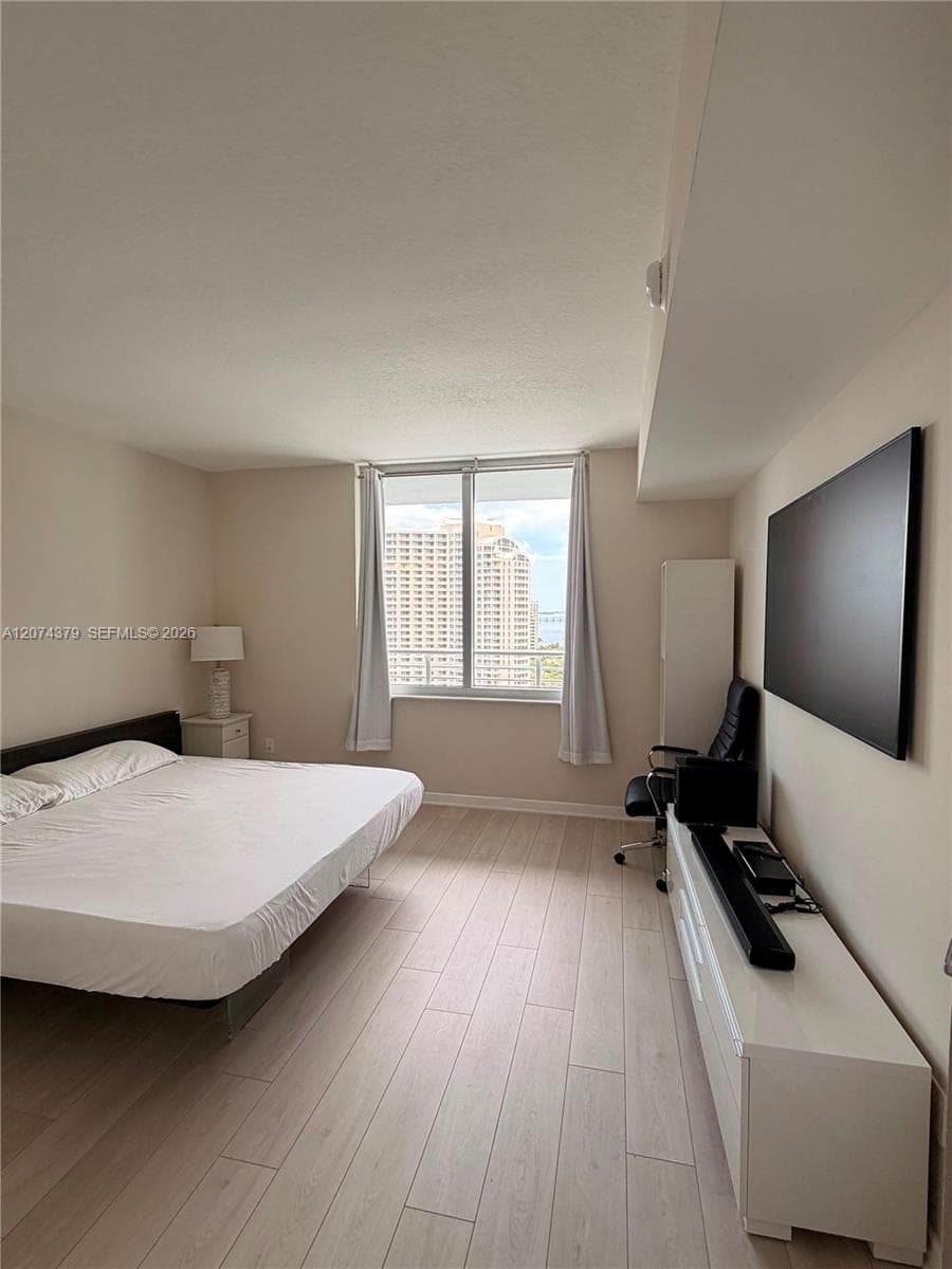 335 S Biscayne Blvd 2003 photo 17