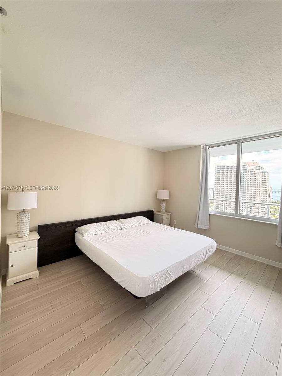 335 S Biscayne Blvd 2003 photo 15