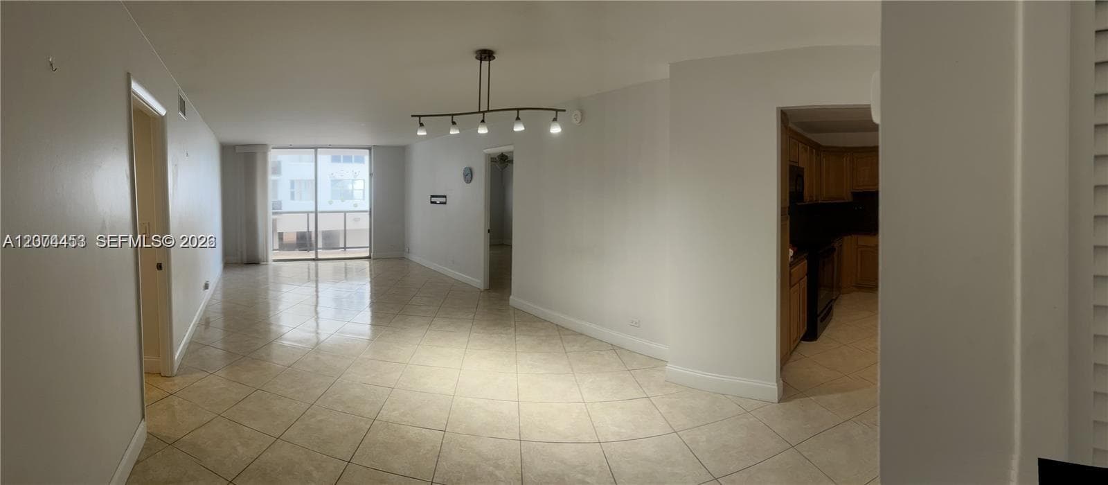 6039 Collins Ave 423 photo 2