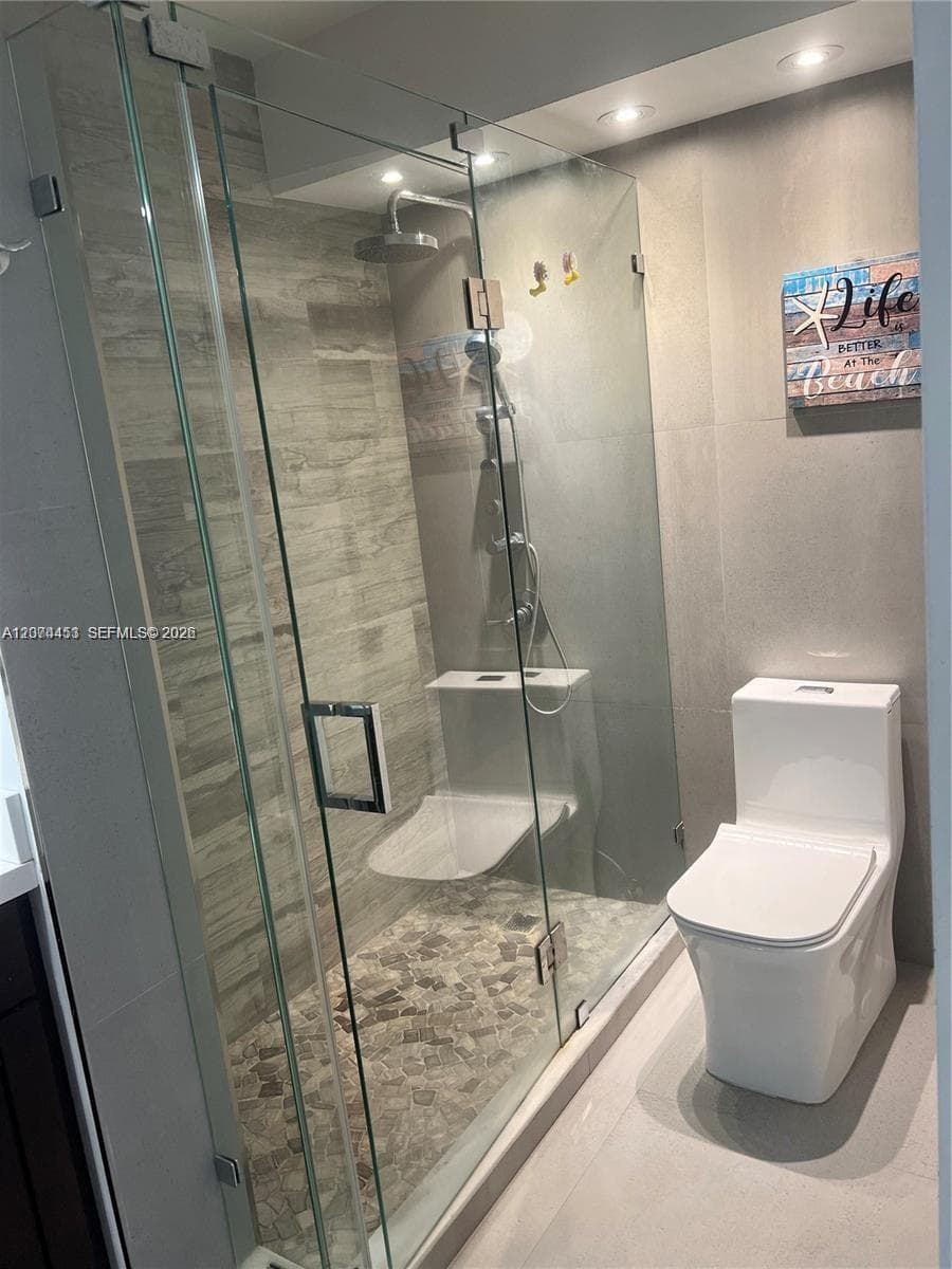 6039 Collins Ave 423 photo 13