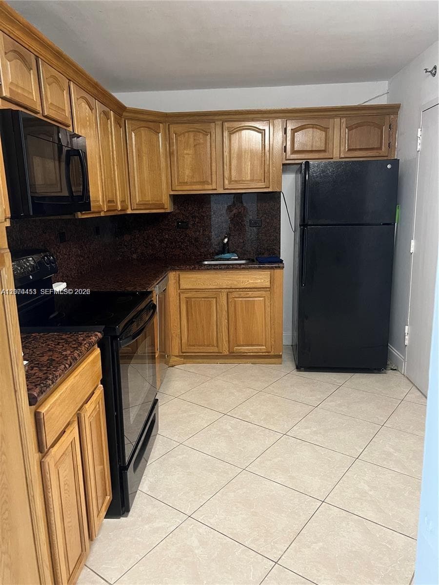 6039 Collins Ave 423 photo 17