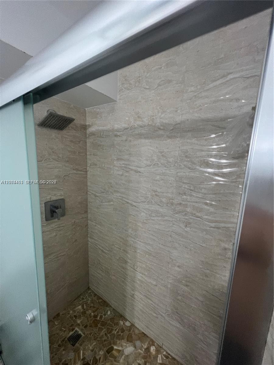 6039 Collins Ave 423 photo 16