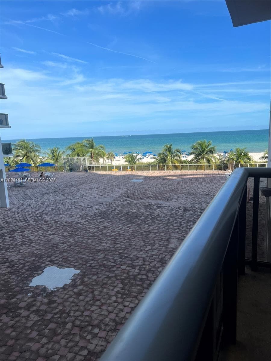 6039 Collins Ave 423 photo 1