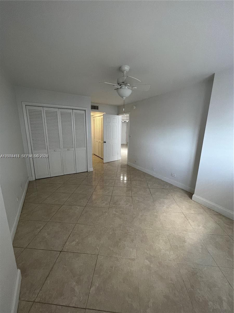 6039 Collins Ave 423 photo 11