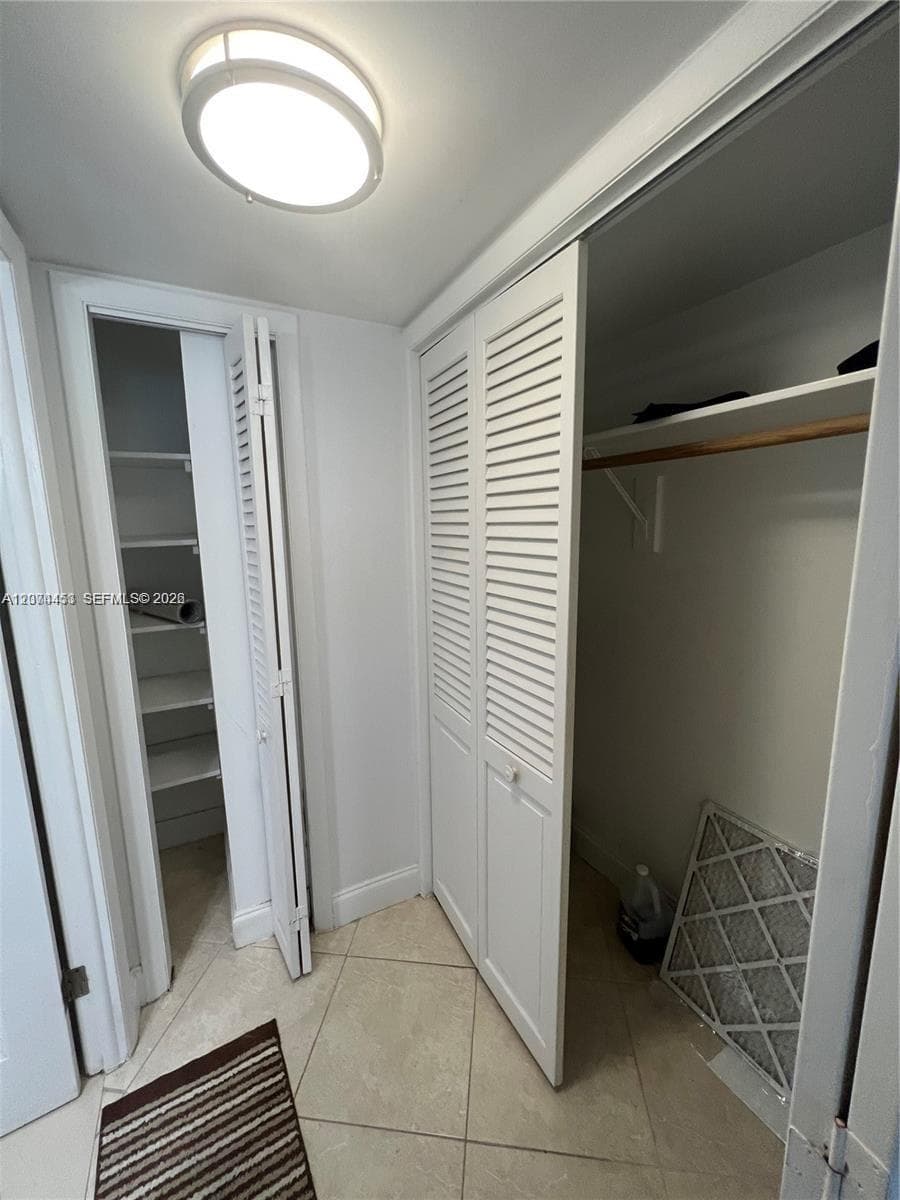6039 Collins Ave 423 photo 8