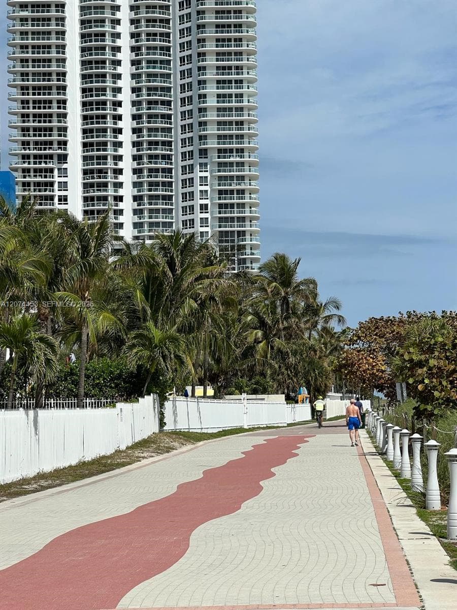 6039 Collins Ave 423 photo 25
