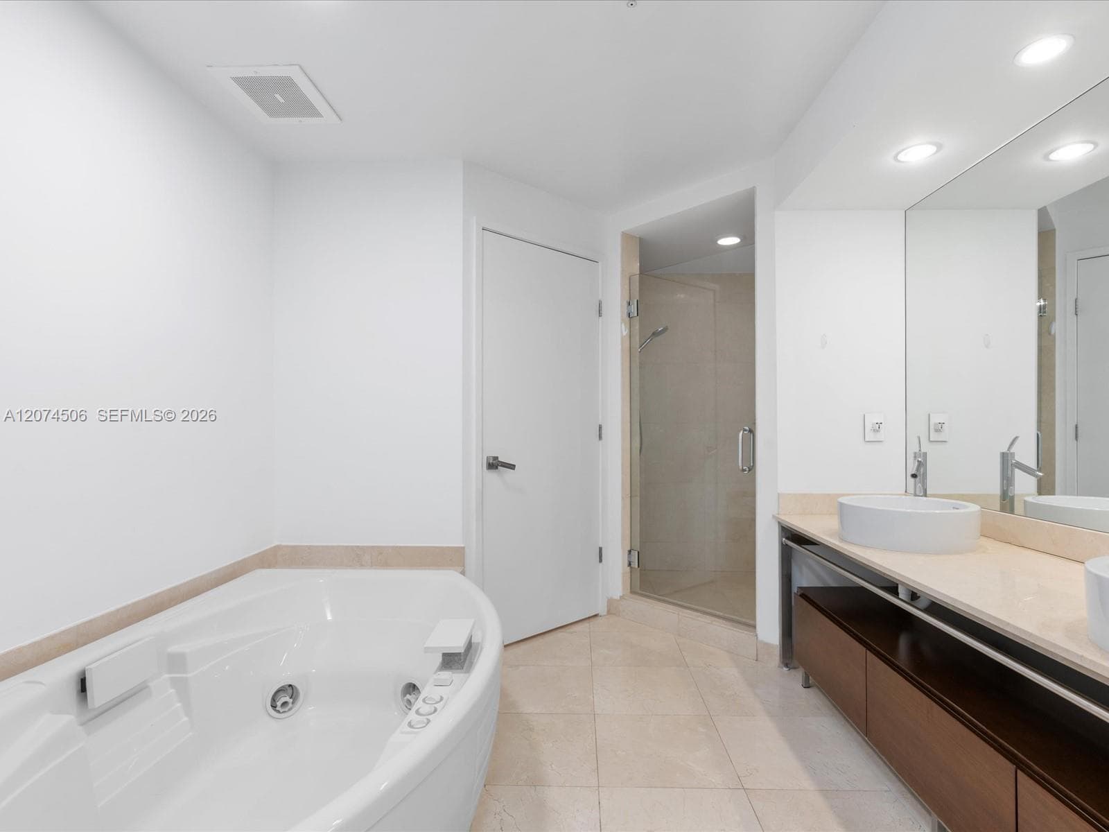 16275 Collins Ave 1804 photo 11