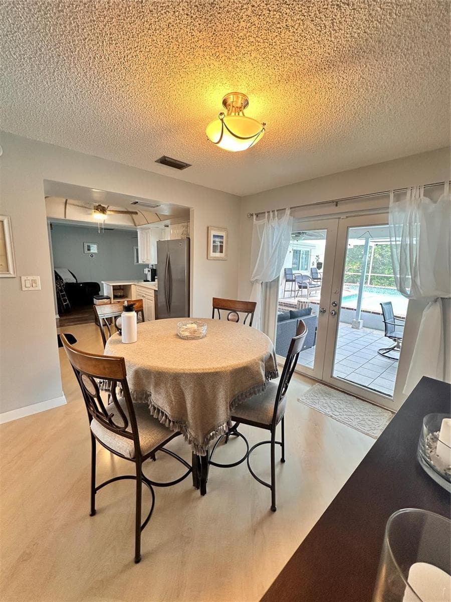 1098 NW 15TH Avenue photo 5