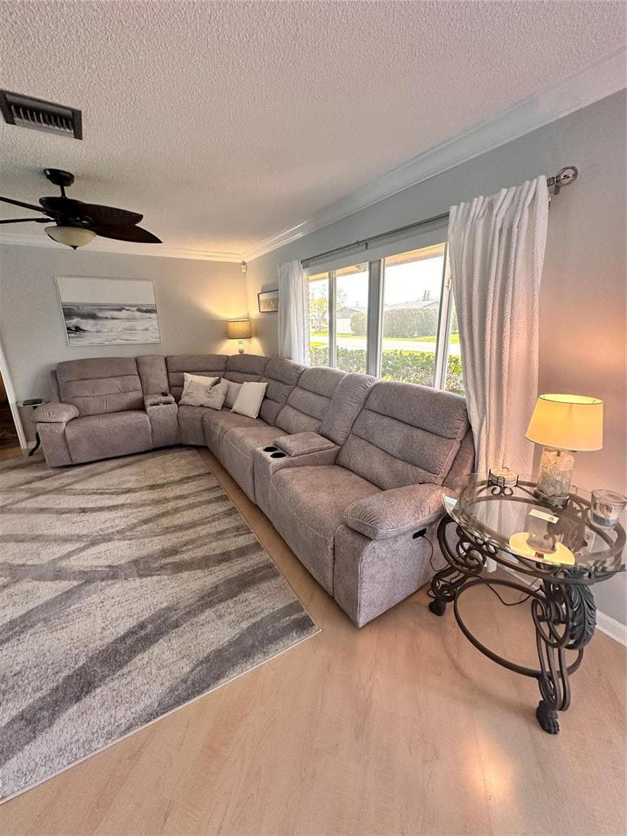 1098 NW 15TH Avenue photo 8