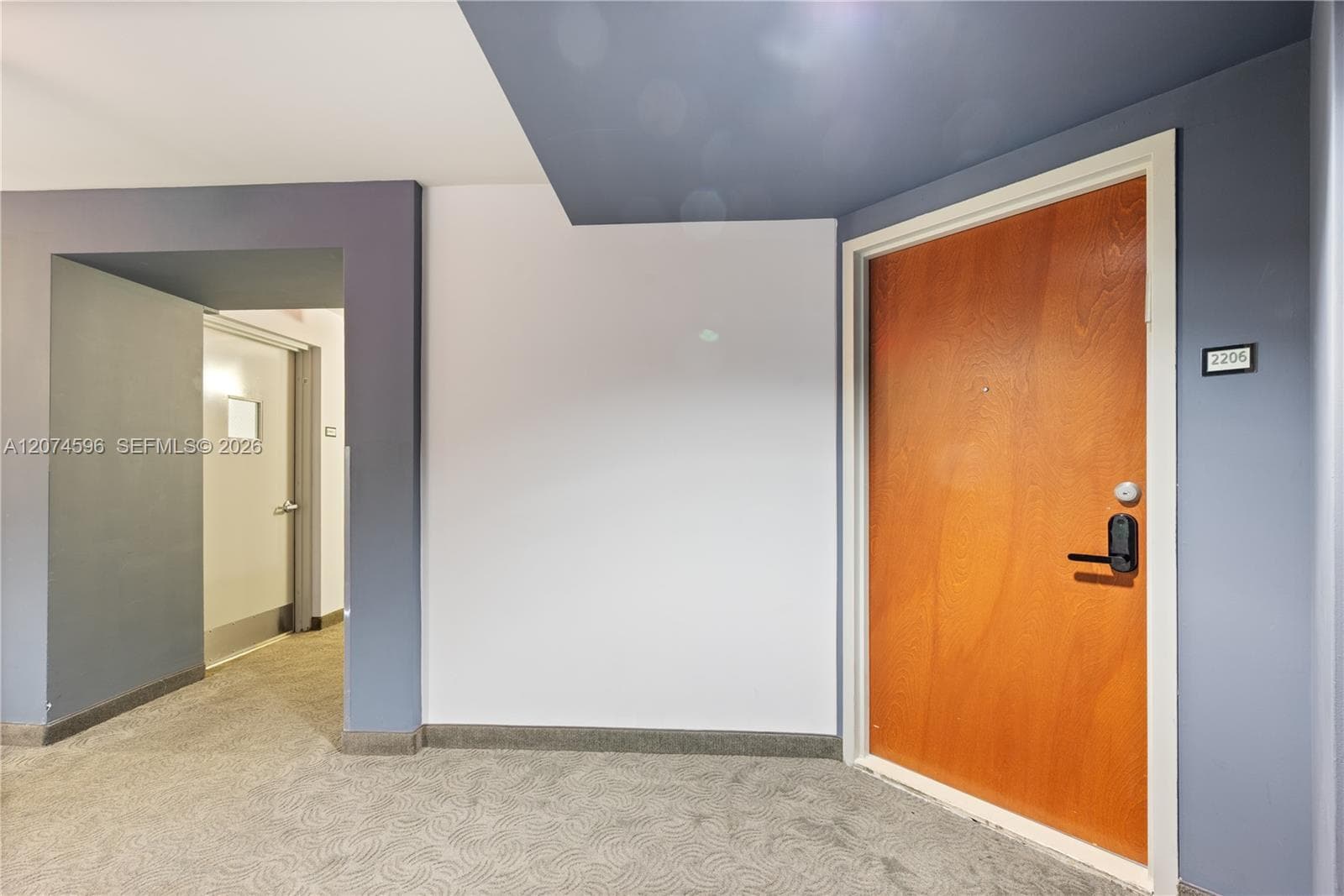 2206 photo 5