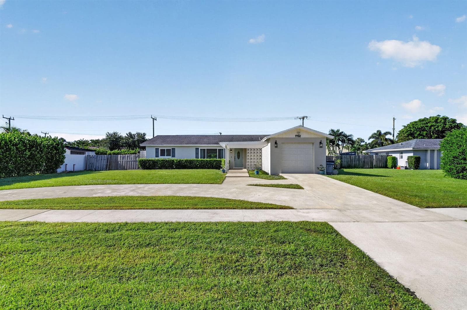 7752 SAINT ANDREWS Road photo 2