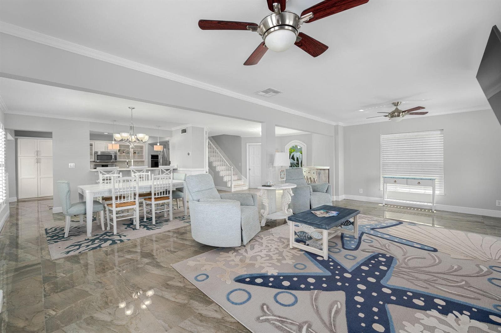 121 Queen Eugenia Court photo 22