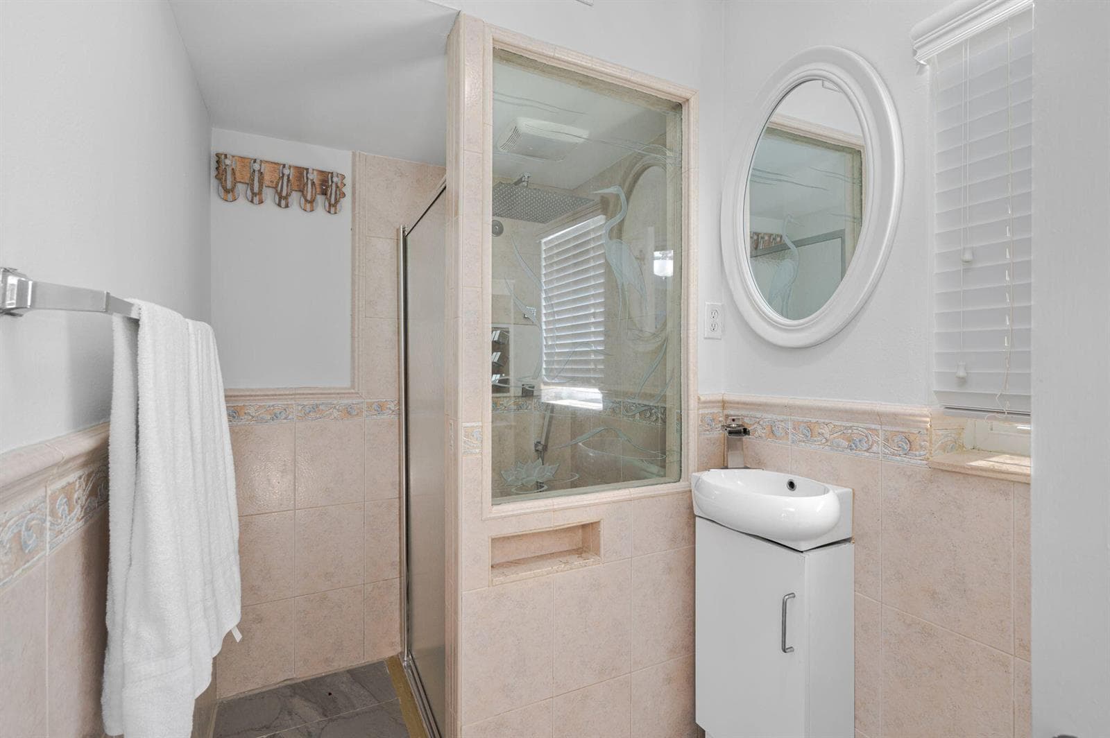 121 Queen Eugenia Court photo 25