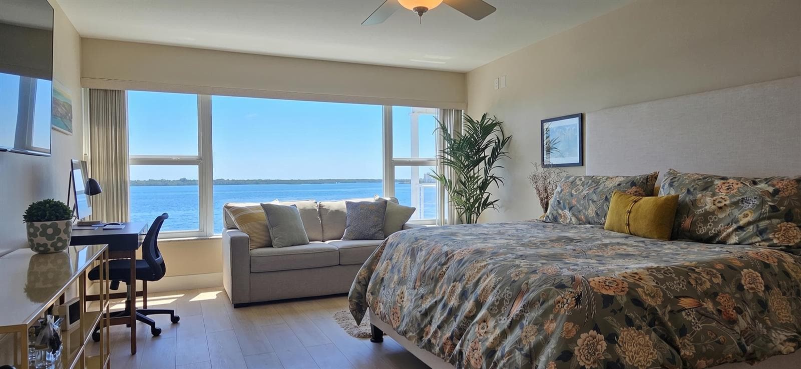 60 Yacht Club Drive 405 photo 17