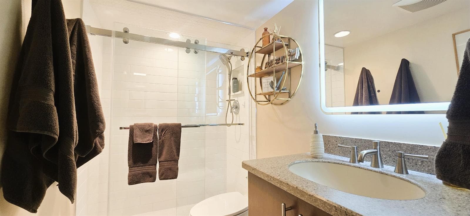60 Yacht Club Drive 405 photo 21