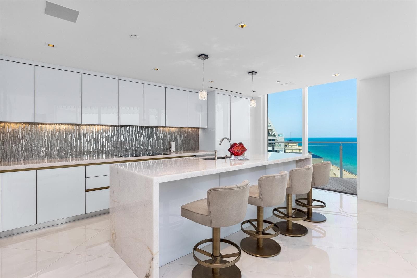 525 N FORT LAUDERDALE BEACH Boulevard 1702 photo 8