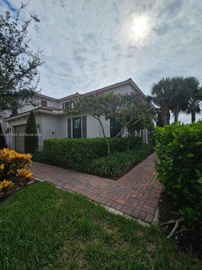 10226 Akenside Dr photo 2