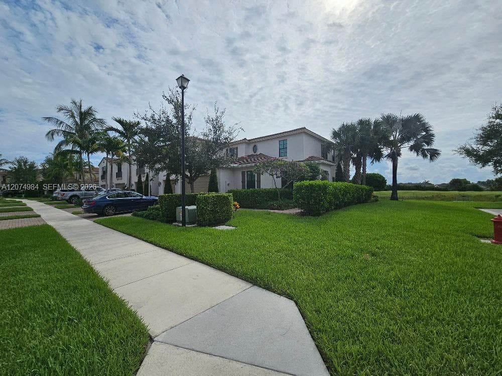 10226 Akenside Dr photo 1