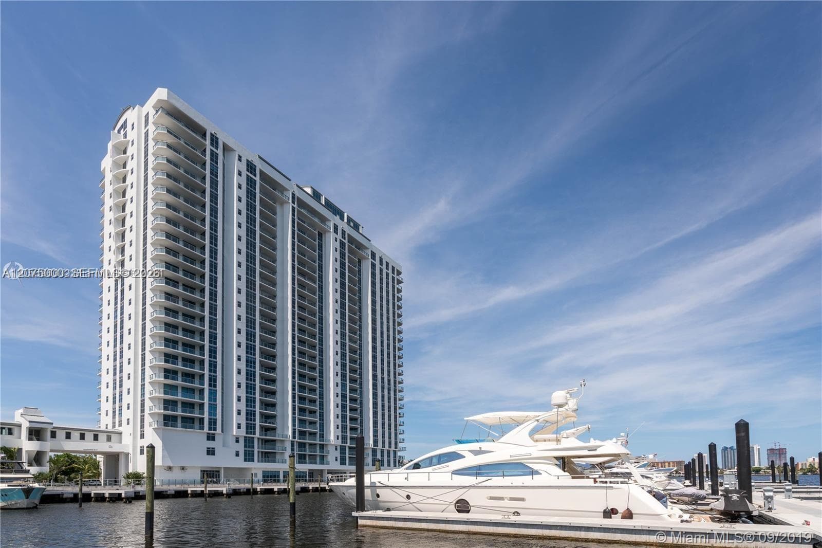 17301 Biscayne Blvd 1211 photo 2