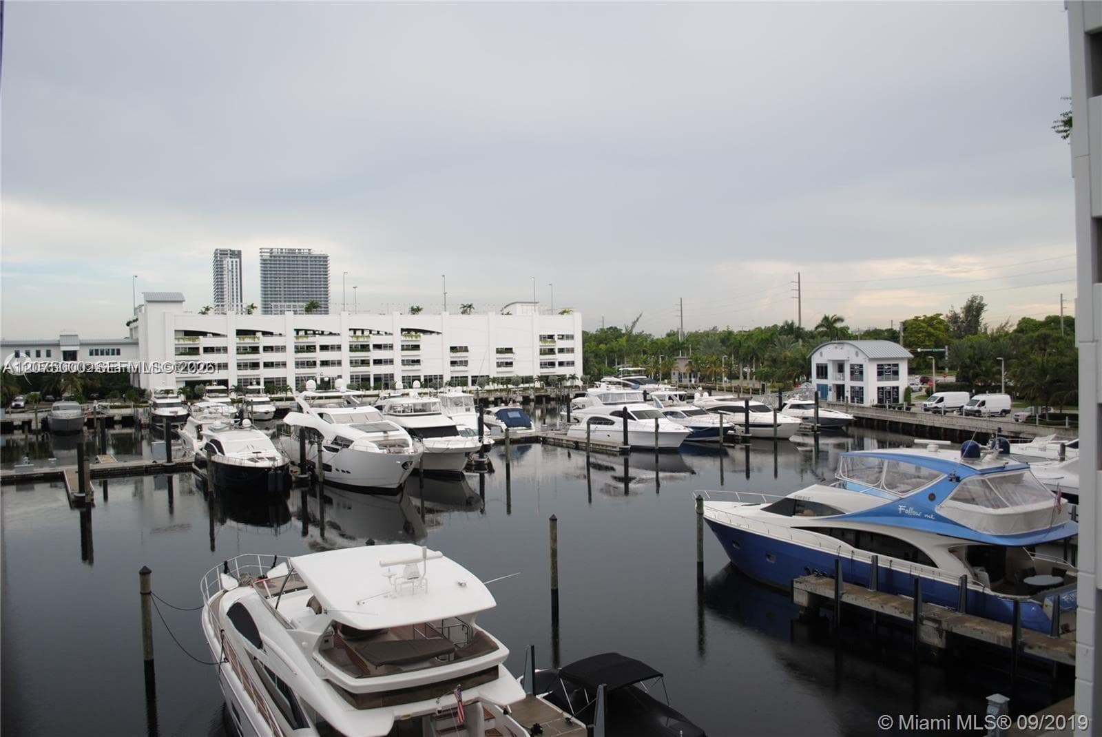 17301 Biscayne Blvd 1211 photo 22