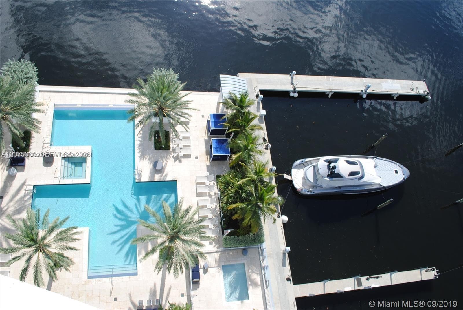 17301 Biscayne Blvd 1211 photo 3