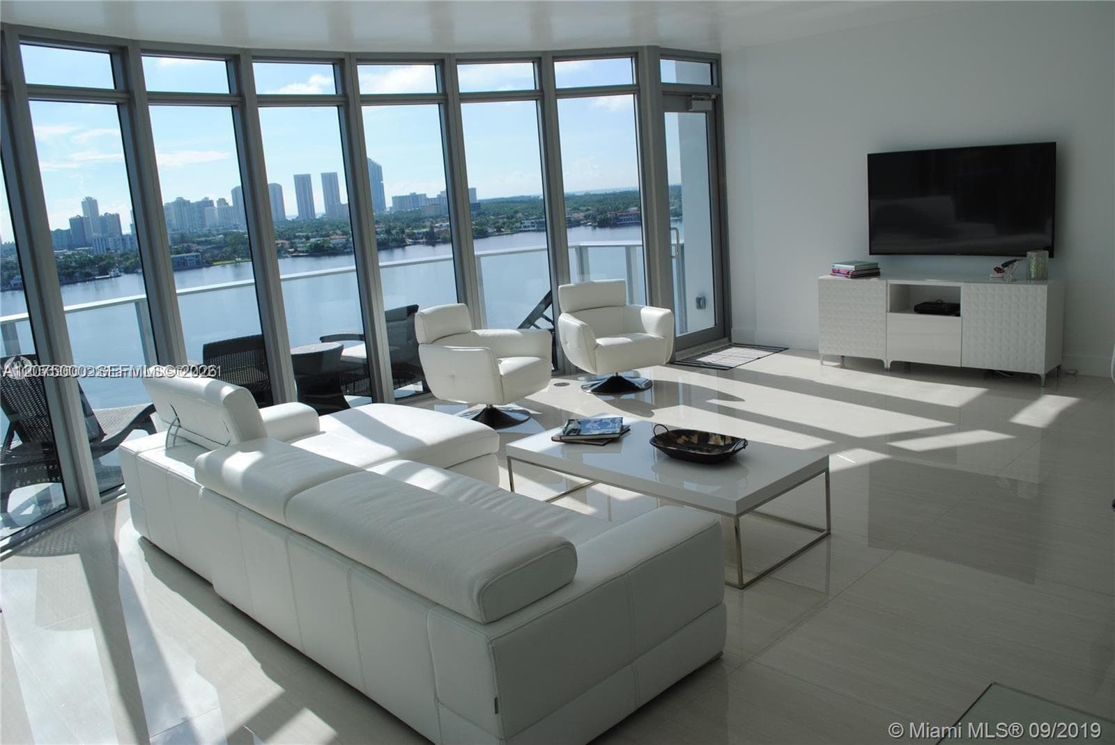 17301 Biscayne Blvd 1211 photo 4