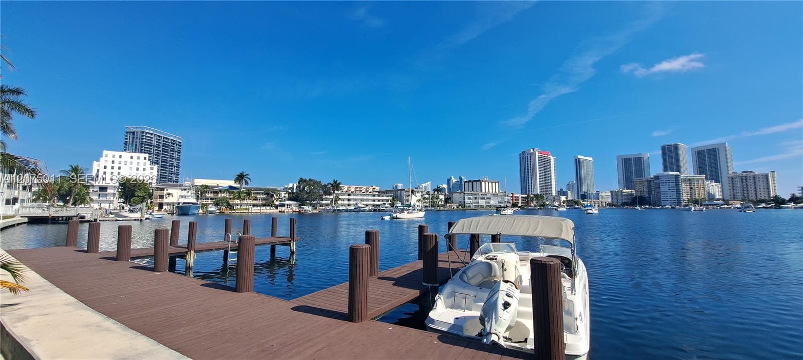 450 GOLDEN ISLES DR 3C photo 1