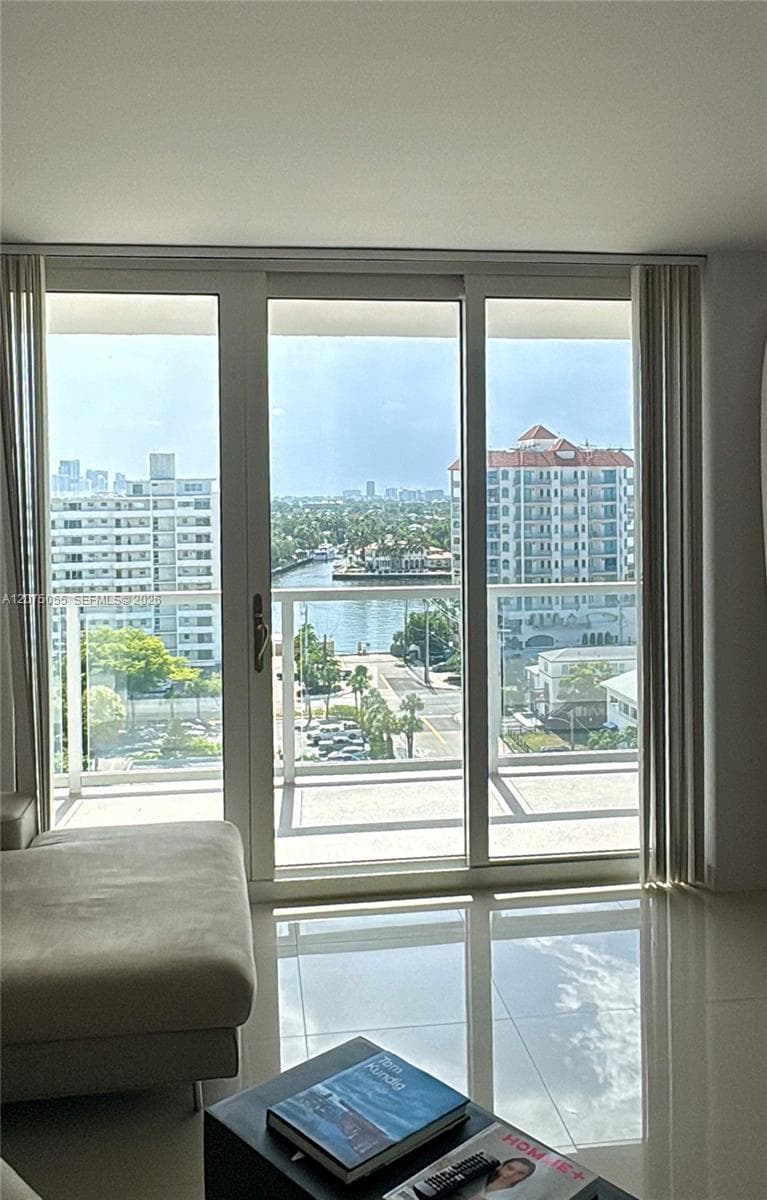 209 N Fort Lauderdale Beach Blvd 10A photo 23