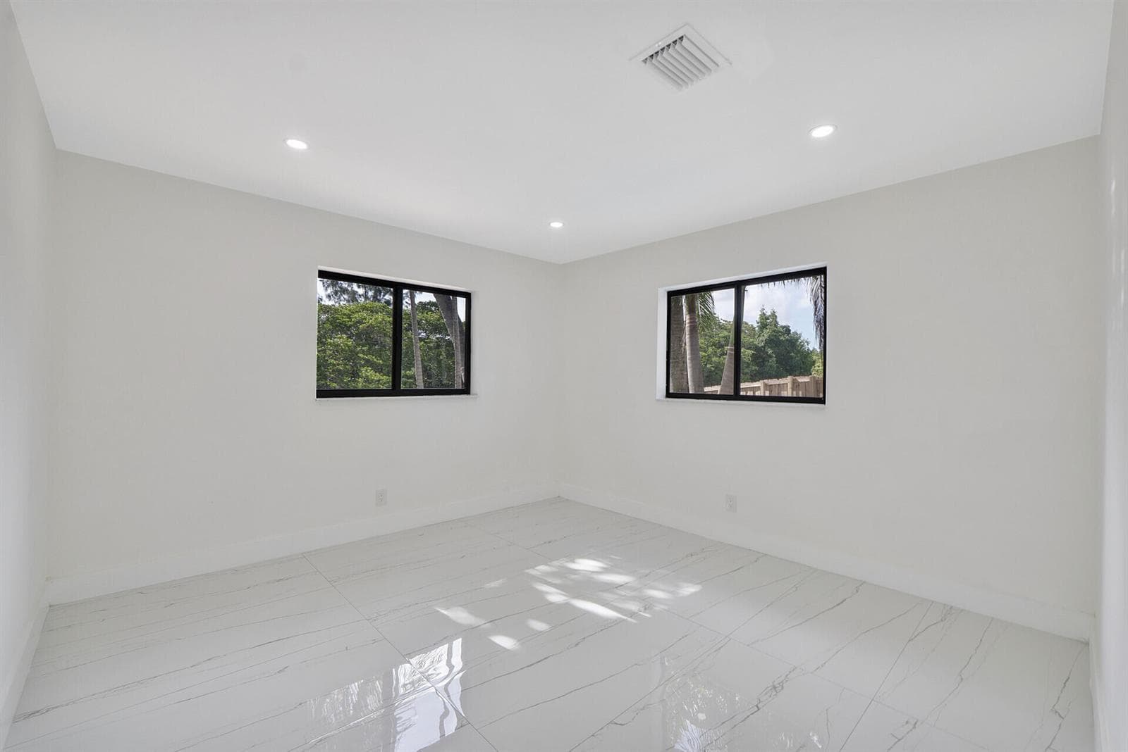 3030 ARTHUR Street photo 23
