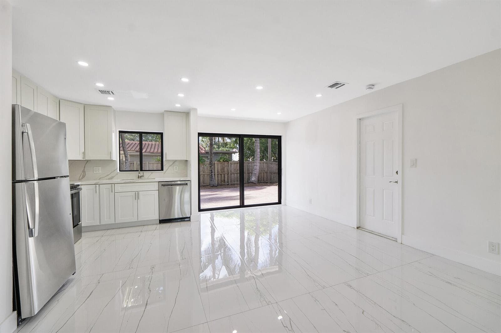 3030 ARTHUR Street photo 17