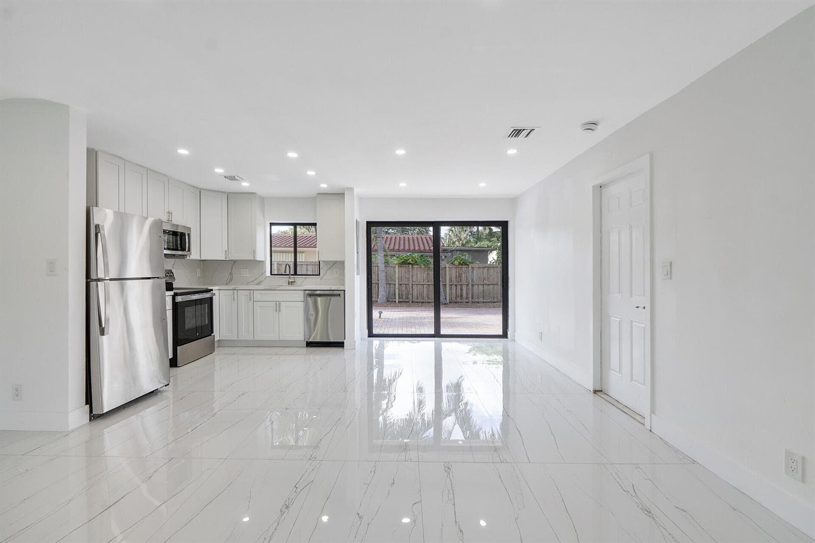 3030 ARTHUR Street photo 16