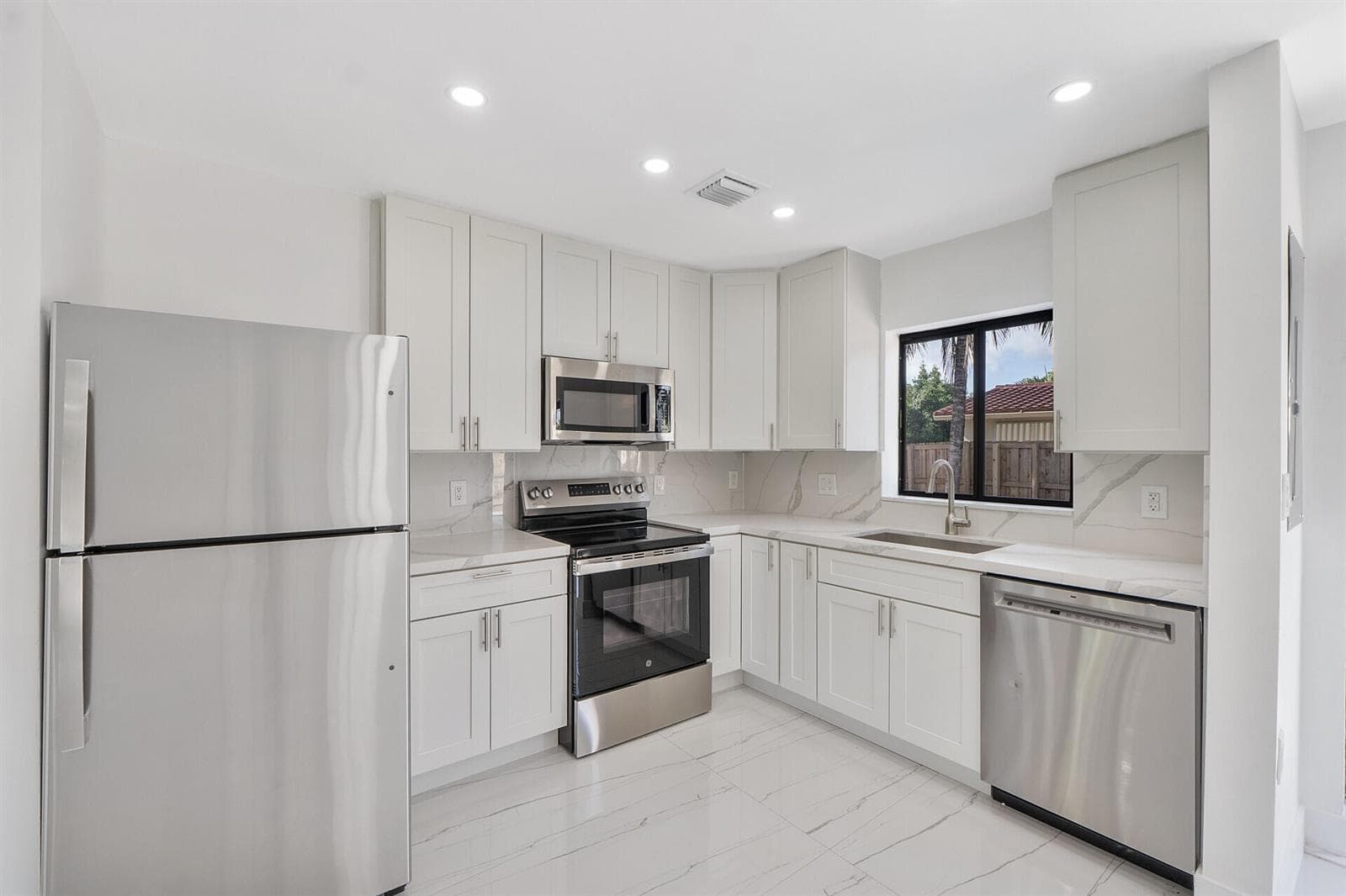 3030 ARTHUR Street photo 19