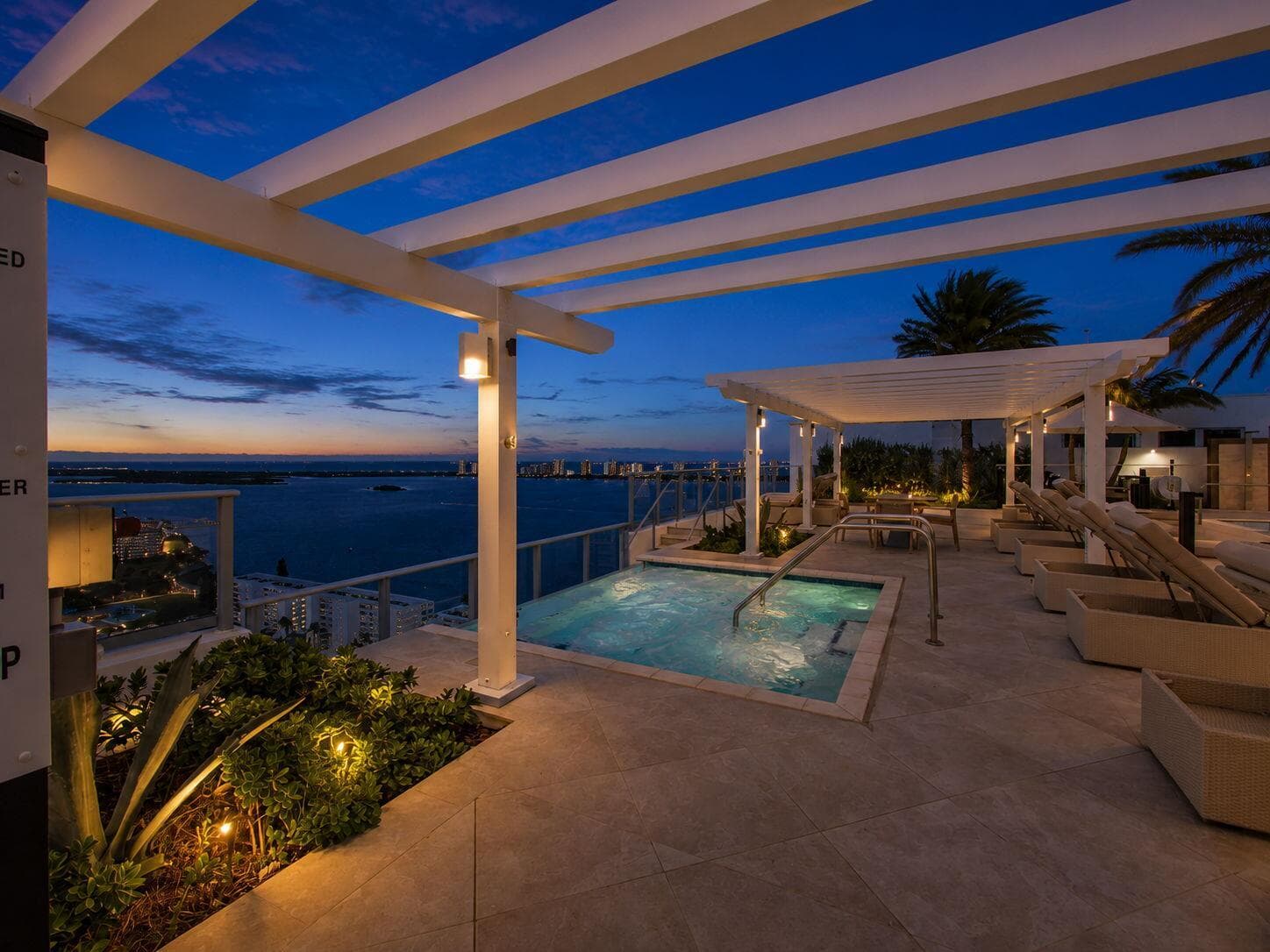 220 Lake Shore Drive 621 photo 5