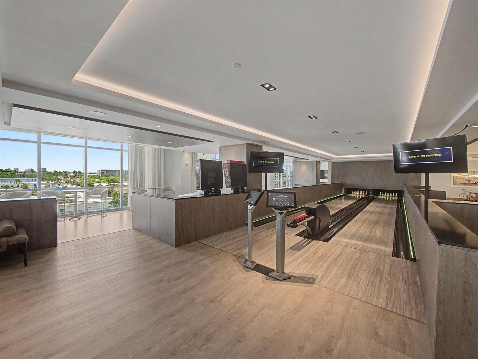 220 Lake Shore Drive 621 photo 14