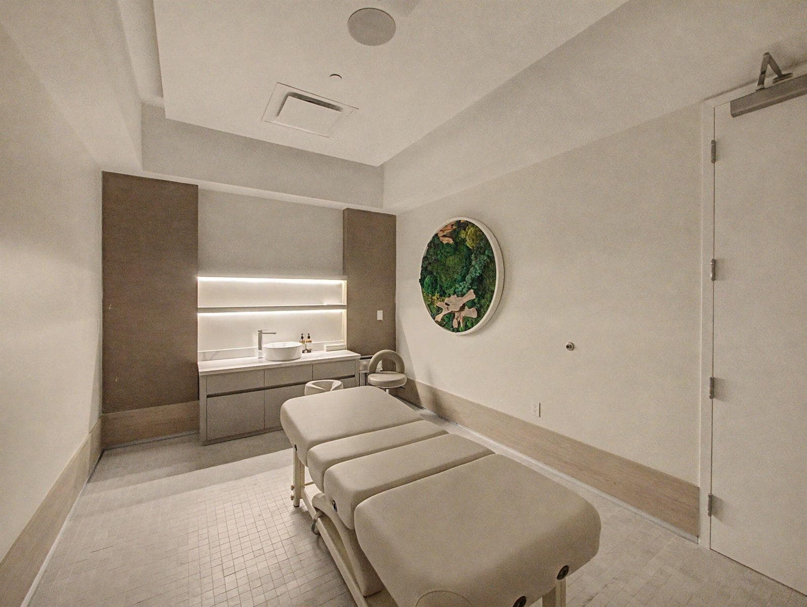 220 Lake Shore Drive 621 photo 15
