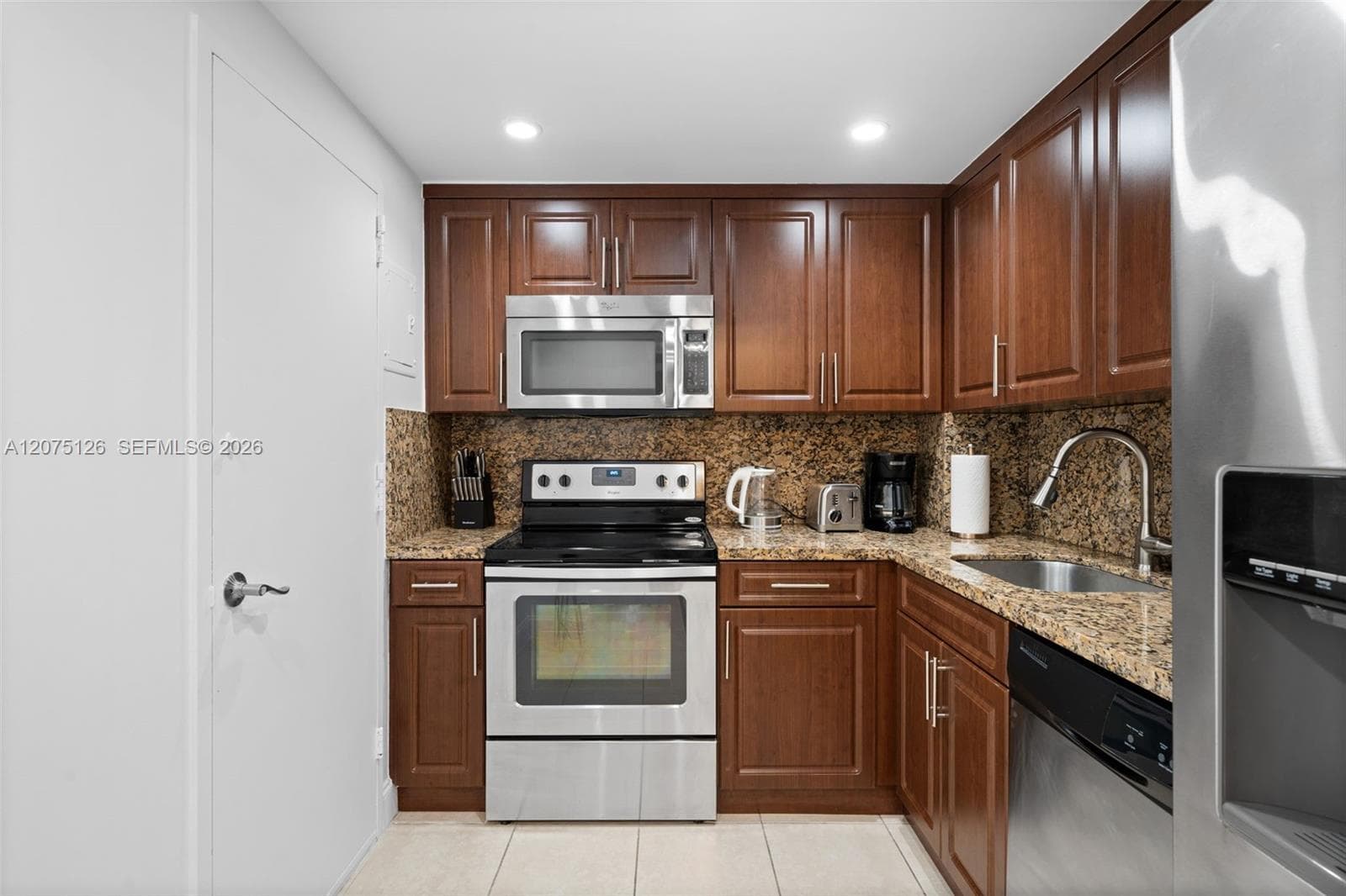 401 Golden Isles Dr 406 photo 8