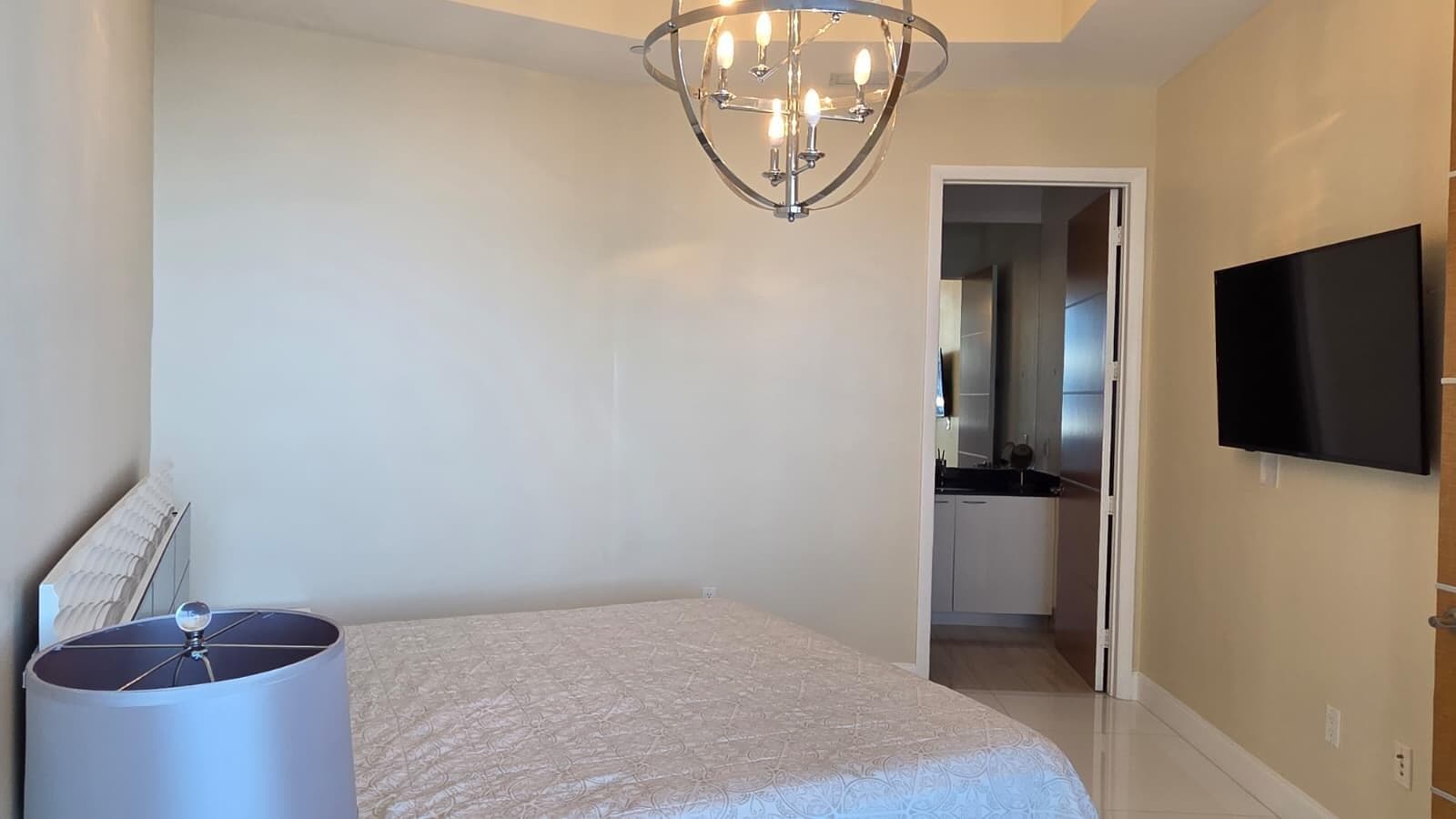 15811 COLLINS Avenue 3807 photo 2
