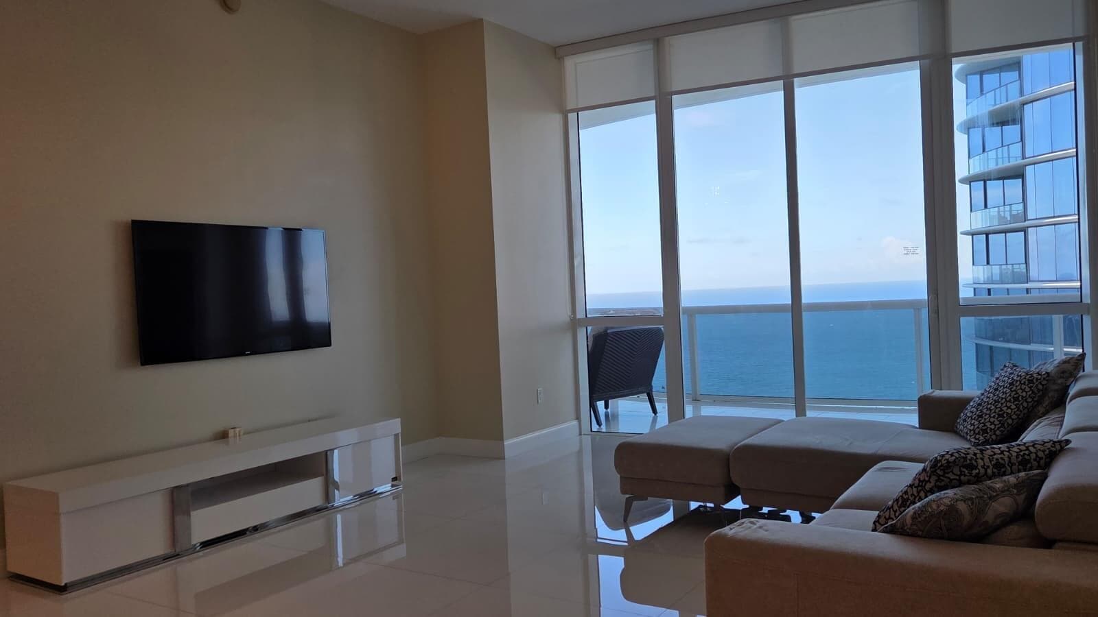 15811 COLLINS Avenue 3807 photo 3