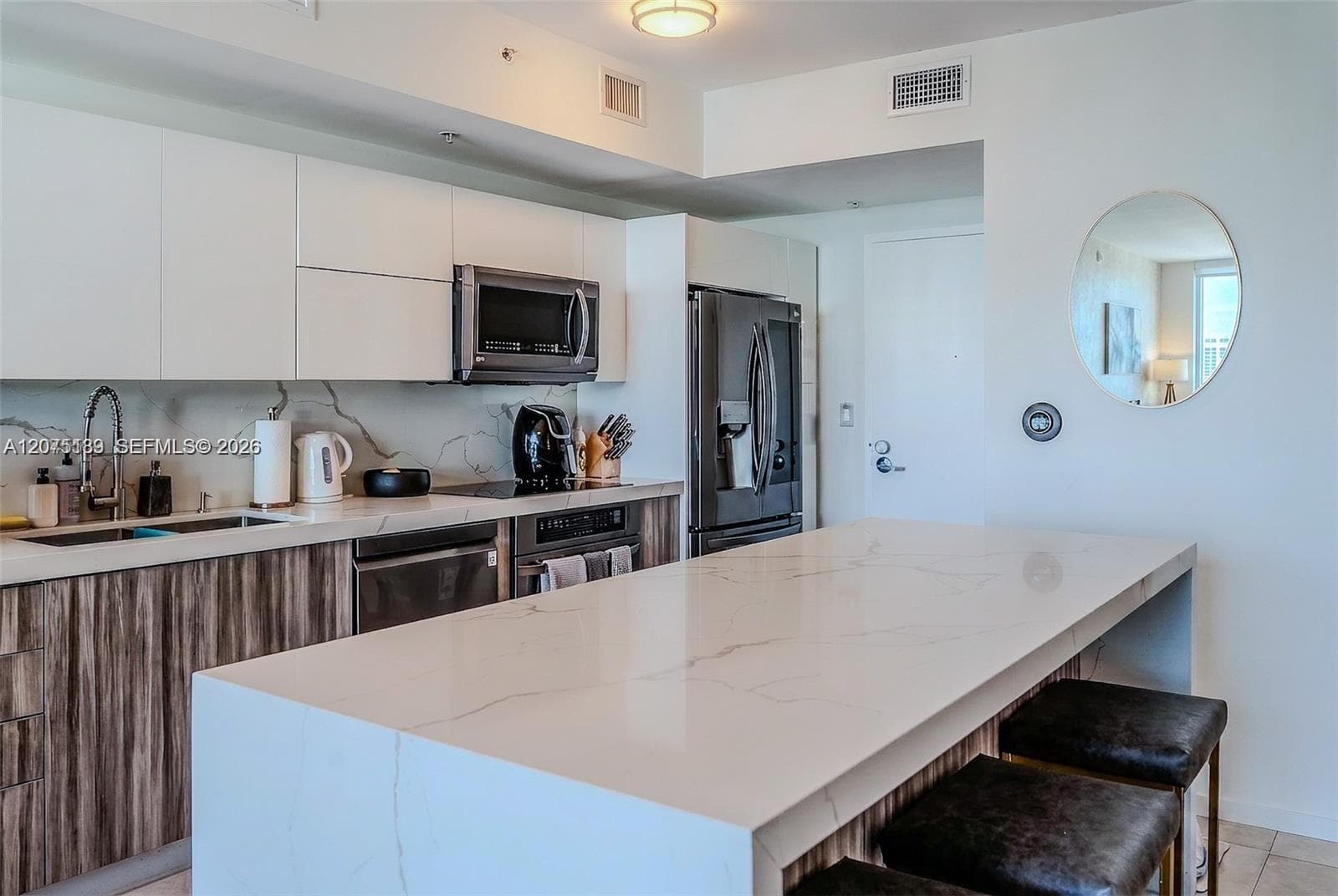 90 SW 3RD STREET 3703-1 photo 5