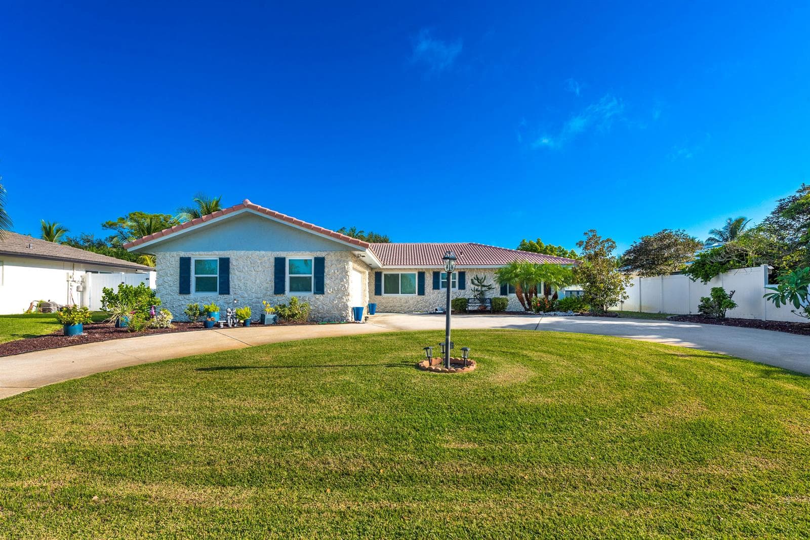 1315 SW 25TH Avenue photo 2