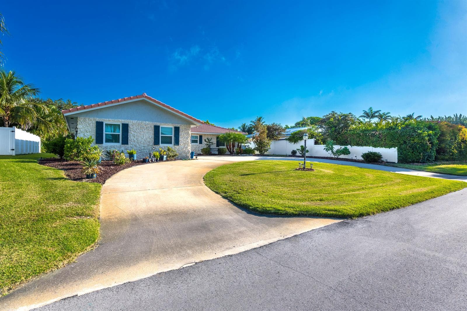 1315 SW 25TH Avenue photo 4