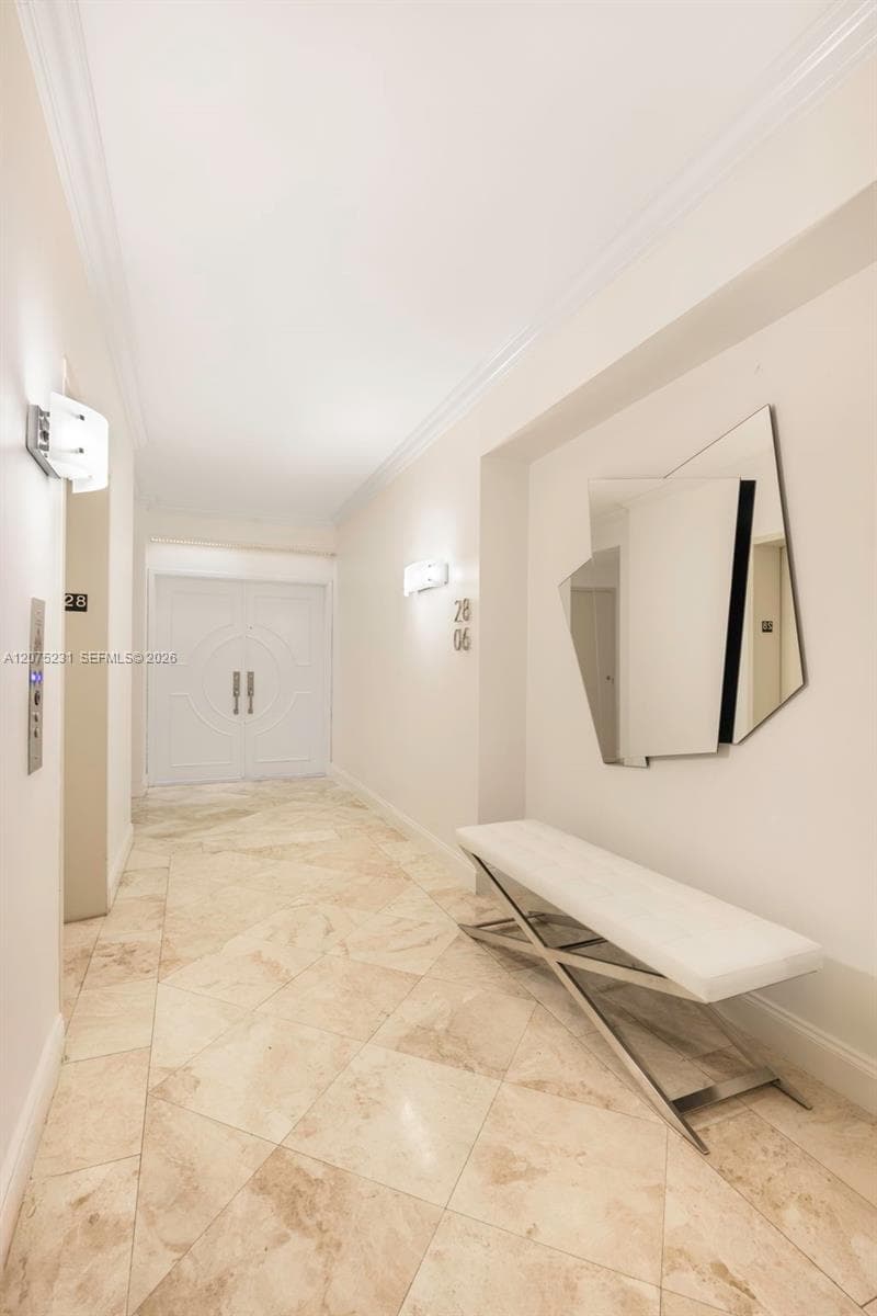 300 S Pointe Dr 2806 photo 4