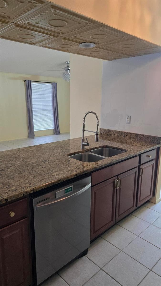 118 CAMBRIDGE Lane photo 9