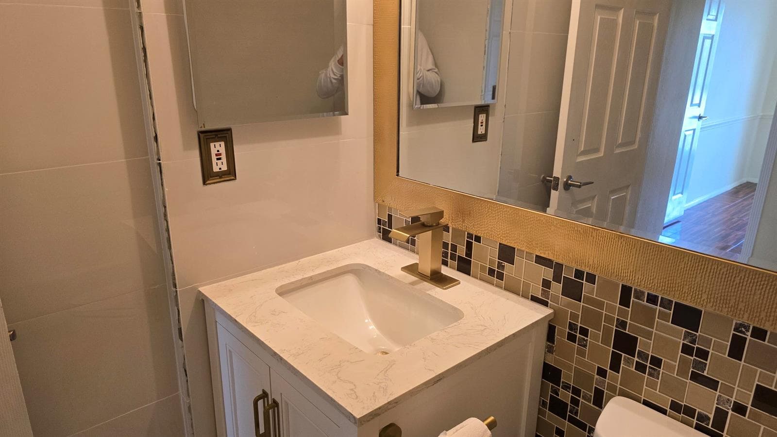 118 CAMBRIDGE Lane photo 24